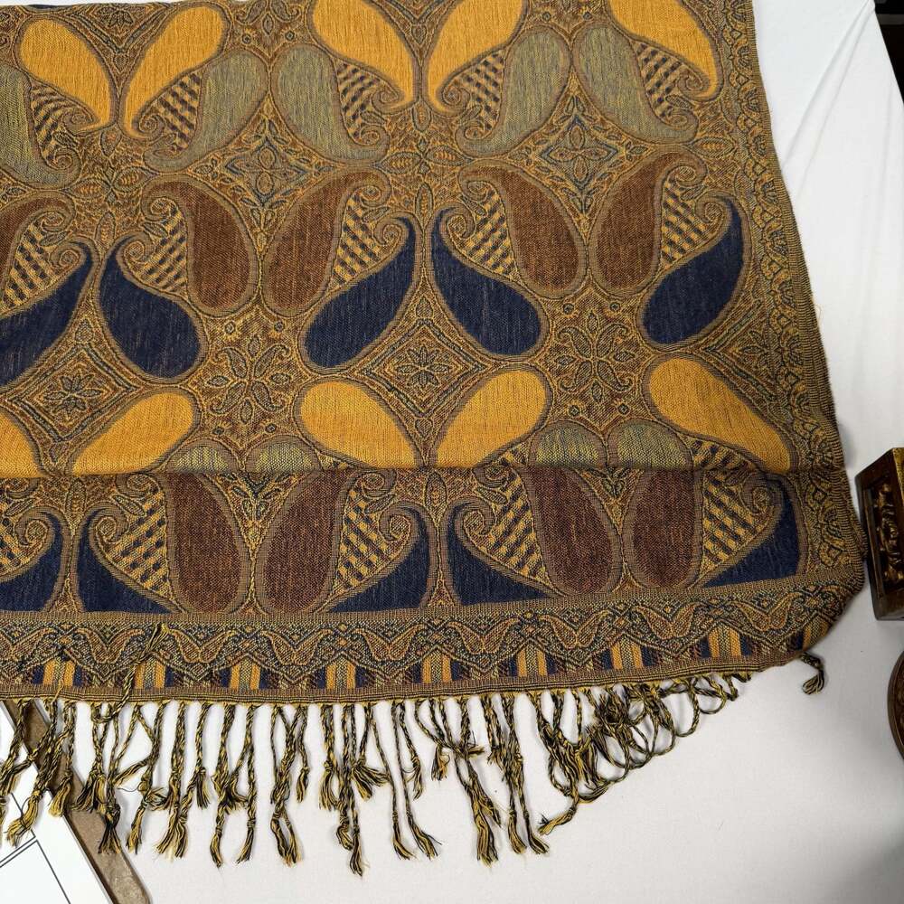 Tucci Florence Made in Italy 70% Cashmere 30% Silk Paisley Fringe Shawl Scarf - Picture 2 of 3
